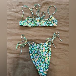 Skatie Napali set- XS top, L Bottom